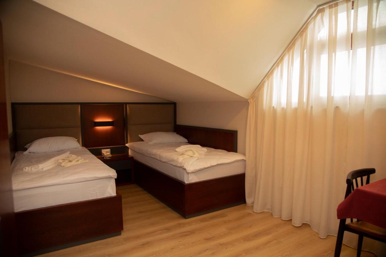 Hotel Oferta Prizren Exterior foto